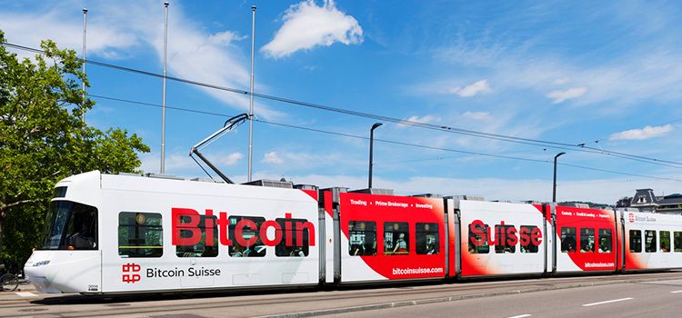 Ein Tram in Zürich von Bitcoin Suisse