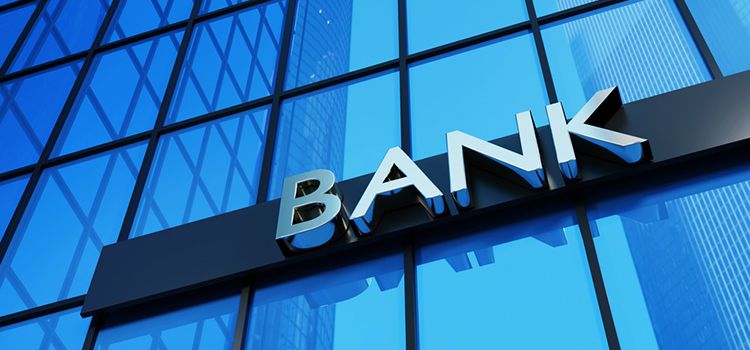 Frontansicht einer Bank