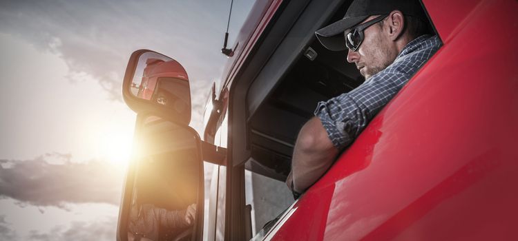 Trucker auf dem Bock