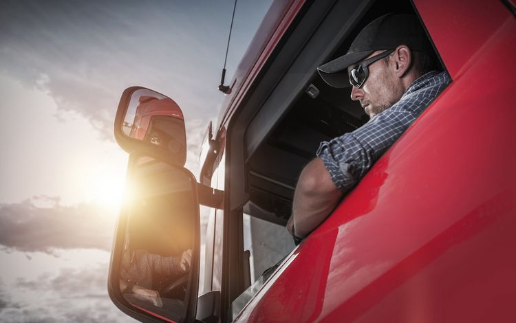 Trucker auf dem Bock