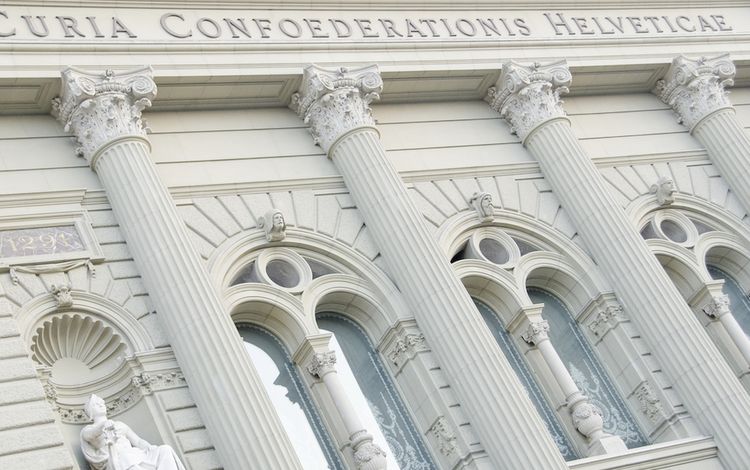 Fassade des Bundeshauses in Bern