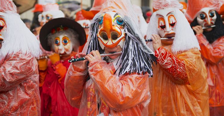 Piccolo-Spieler an der Basler Fasnacht