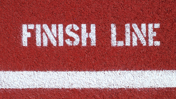Finish Line, eingezeichnet auf rotem Bodenbelag