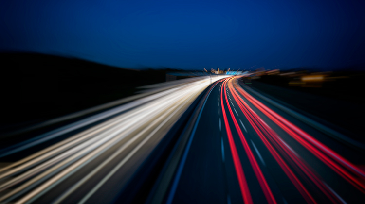 Autobahn in der Nacht