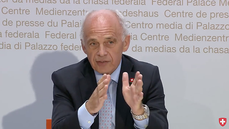 Bundesrat Ueli Maurer an der Medienkonferenz des Bundesrates vom 22. April 2020