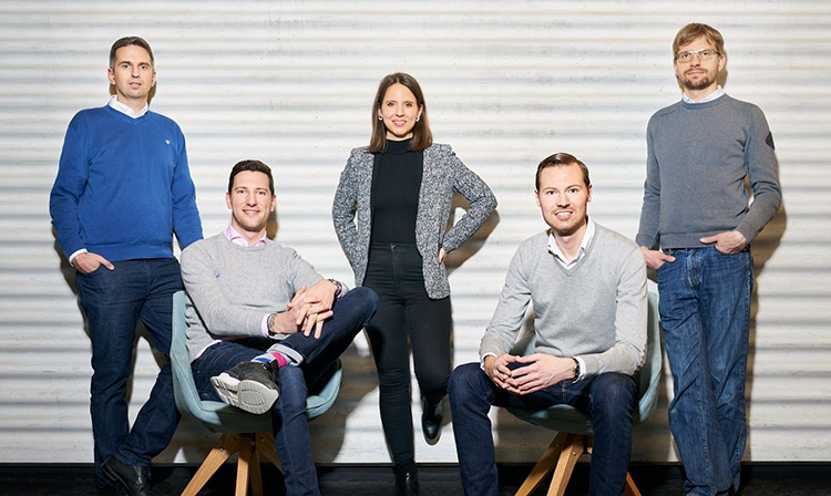 Das Gründerteam von Expense Robot: Thomas Inhelder, Lars Mangelsdorf, Melanie Gabriel, Philippe Sahli, Devis Lussi 