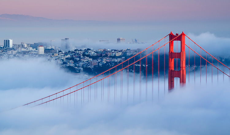 Golden Gate Bridge in San Francisco im Neben